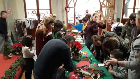 Imatge de la darrera edició de la Trobada d´Artesans en la casa dels Mundina. La cita permet que els artesans puguen oferir els seus productes d´elaboració propia.
