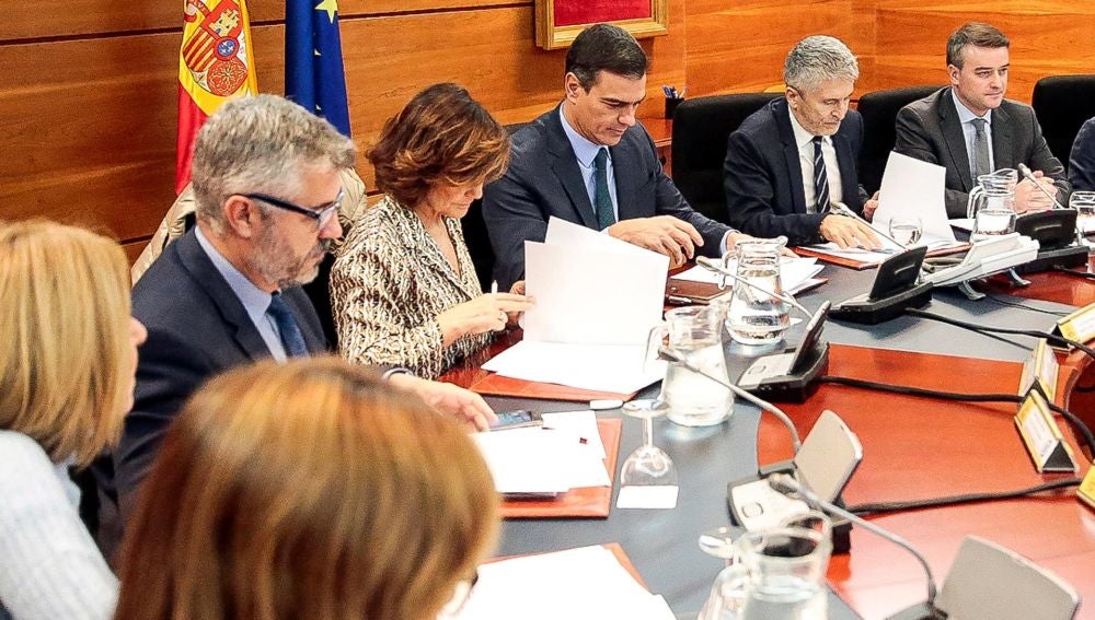 Pedro Sánchez preside la reunión del comité de coordinación sobre Cataluña