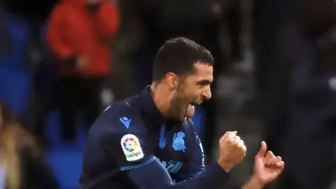 Mikel Merino celebra su gol con la Real Sociedad. Mikel Merino celebra su gol con la Real Sociedad.