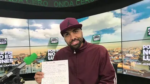 El garabato de Isabel Lobo a 'El Chojin' El garabato de Isabel Lobo a 'El Chojin'