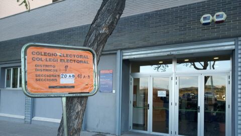 Colegio electoral en Elche en las elecciones generales.