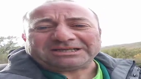 Casimiro, el hombre que vota junto a su inseparable burra Juanita Casimiro, el hombre que vota junto a su inseparable burra Juanita