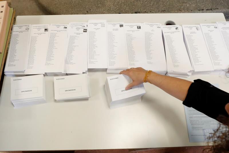 Abren los colegios electorales en España para las elecciones generales del 10N Abren los colegios electorales en España para las elecciones generales del 10N
