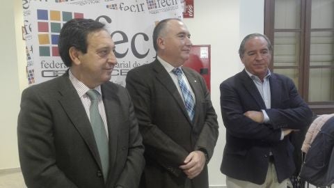 Pedro Barato, Carlos Mar&iacute;n y &Aacute;ngel Nicol&aacute;s han informado del absentismo laboral en Ciudad Real