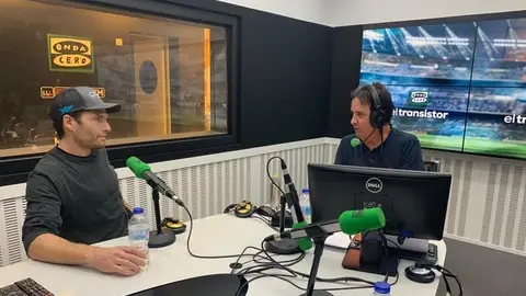 El saltador Álex Villar, con José Ramón de la Morena en El Transistor El saltador Álex Villar, con José Ramón de la Morena en El Transistor