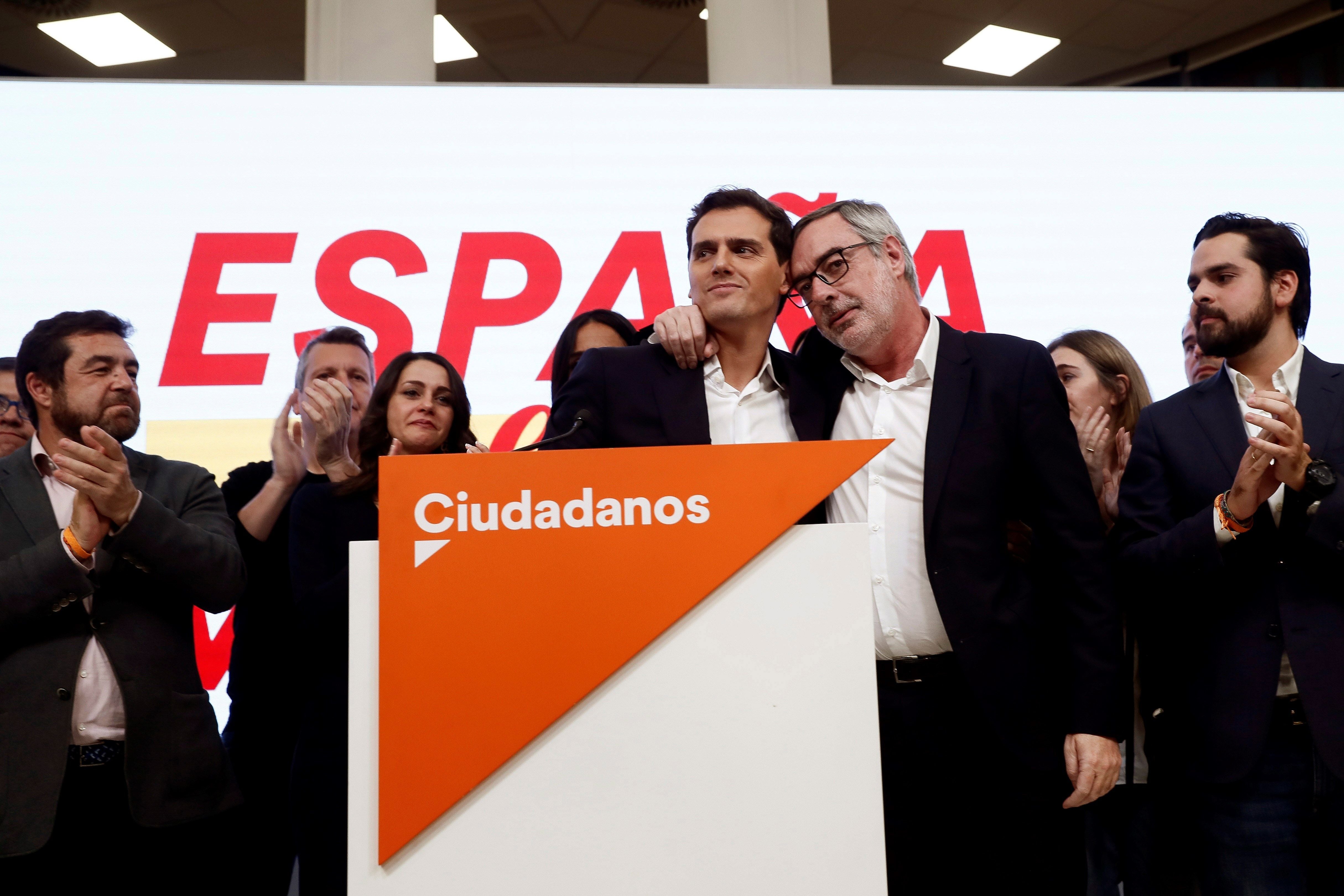 Las preguntas de Amón: "¿Sobrevivirá Ciudadanos a la orfandad de su padre y líder?" Las preguntas de Amón: "¿Sobrevivirá Ciudadanos a la orfandad de su padre y líder?"