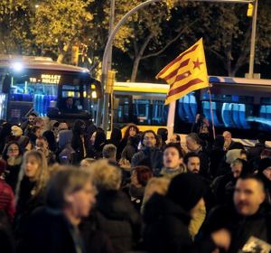 Los CDR cortan las principales avenidas de acceso y salida de Barcelona Los CDR cortan las principales avenidas de acceso y salida de Barcelona