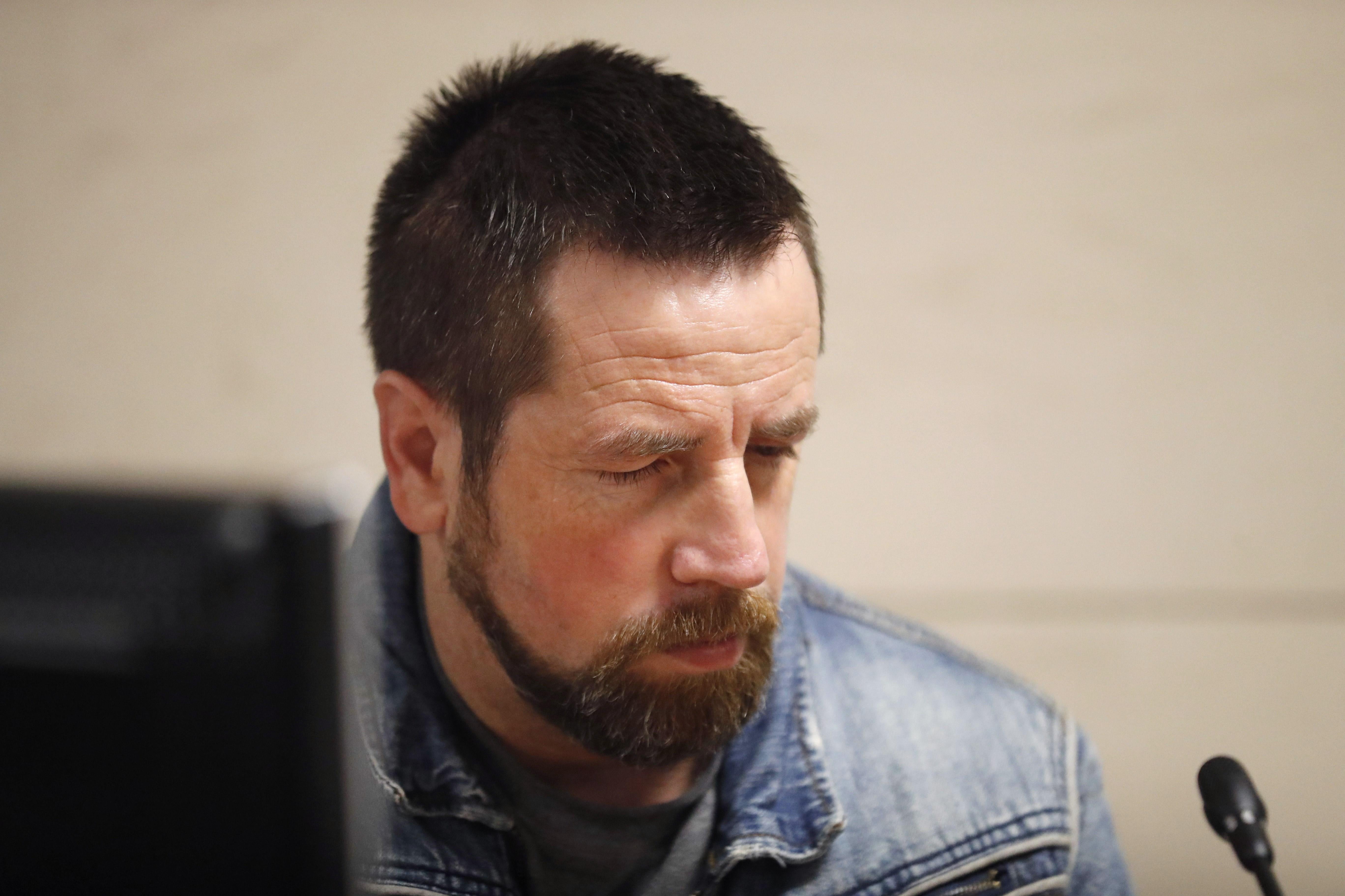 El Chicle asegura que tuvo miedo de que Diana Quer le "delatara" por robar gasóleo: "Mi intención no era matarla" El Chicle asegura que tuvo miedo de que Diana Quer le "delatara" por robar gasóleo: "Mi intención no era matarla"