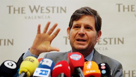 Mateu Alemany abandona el Valencia. 