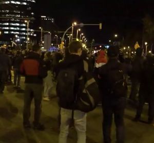 Los CDR cortan la Diagonal de Barcelona y todas las entradas a la ciudad Los CDR cortan la Diagonal de Barcelona y todas las entradas a la ciudad