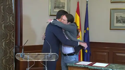 Así han anunciado Pedro Sánchez y Pablo Iglesias el preacuerdo para un gobierno de coalición VÍDEO | Así han anunciado Pedro Sánchez y Pablo Iglesias el preacuerdo para un gobierno de coalición