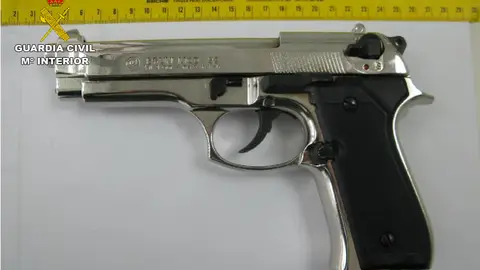 Una de las armas incautadas por la Guardia Civil de Ciudad Real Una de las armas incautadas por la Guardia Civil de Ciudad Real