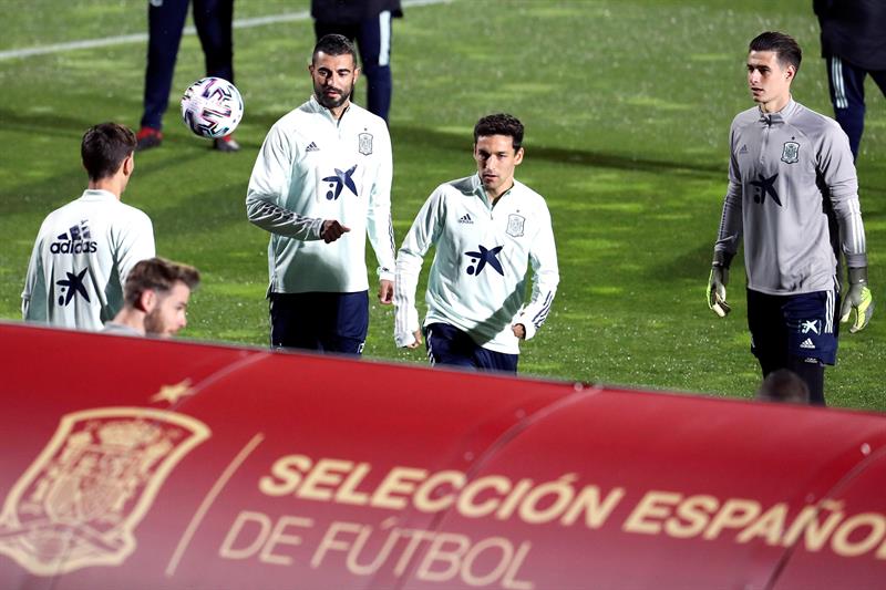 Albiol: "Es una pena el adiós de Villa, será recordado como una leyenda" Albiol: "Es una pena el adiós de Villa, será recordado como una leyenda"