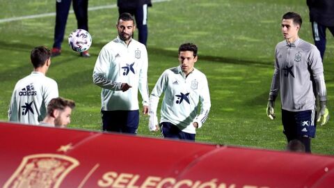Albiol, en un entrenamiento con la Selecci&oacute;n. 
