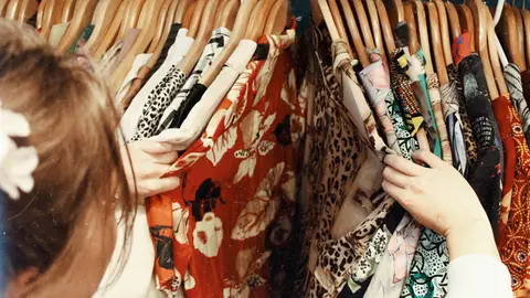 Recicla la ropa que no te pones Recicla la ropa que no te pones