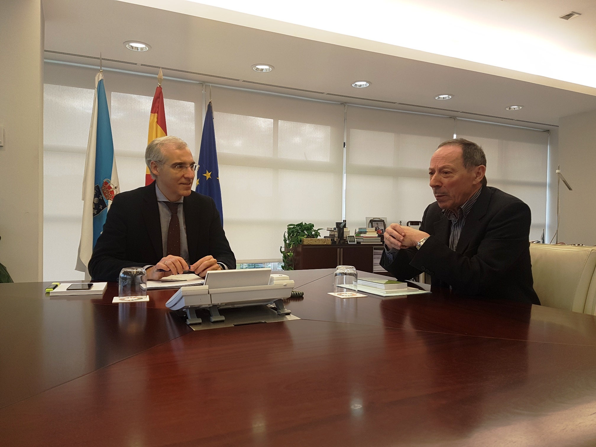 Conde analiza con Alcalde de Beariz novos proxectos para impulsar o emprego no municipio Conde analiza con Alcalde de Beariz novos proxectos para impulsar o emprego no municipio