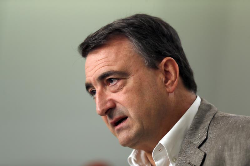 El PNV pierde un escaño en favor del PP y complica la investidura de Pedro Sánchez El PNV pierde un escaño en favor del PP y complica la investidura de Pedro Sánchez