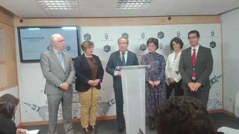 Ruiz Molina se ha reunido con Pilar Zamora y José Manuel Caballero Ruiz Molina se ha reunido con Pilar Zamora y José Manuel Caballero