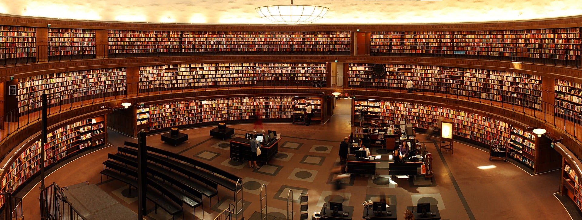 La historia que no nos contaron: La biblioteca privada de Hernando Colón como precedente de Internet La historia que no nos contaron: La biblioteca privada de Hernando Colón como precedente de Internet