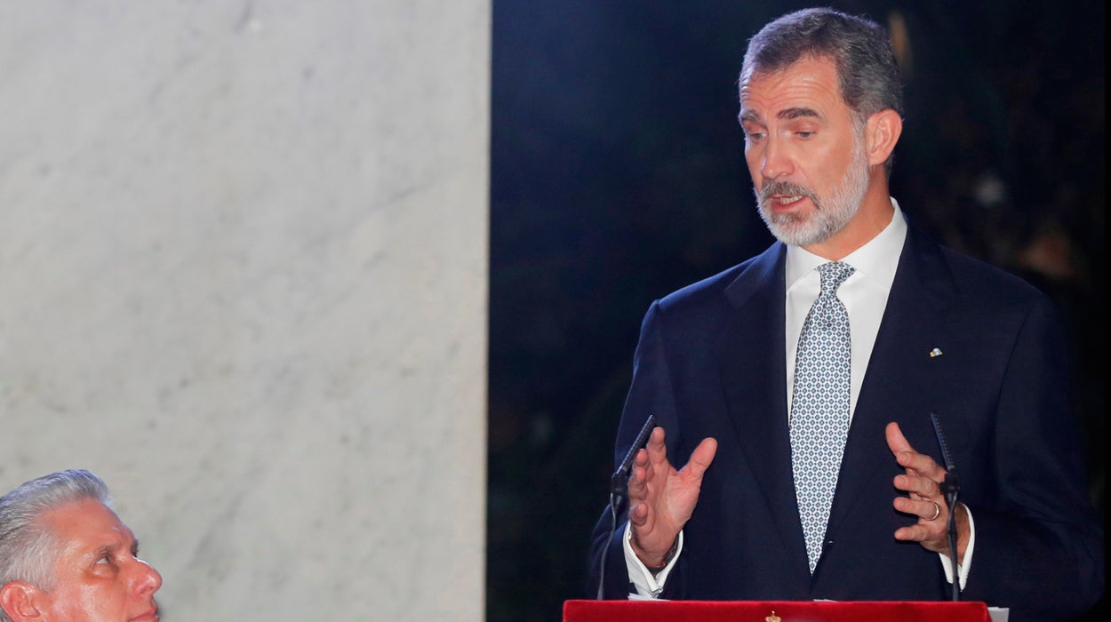 Felipe VI, en La Habana: "Los cambios en un país no pueden ser impuestos" Felipe VI, en La Habana: "Los cambios en un país no pueden ser impuestos"