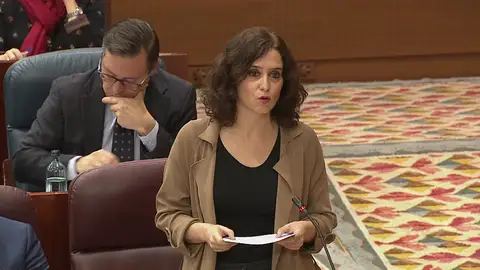 Díaz Ayuso, presidenta de la Comunidad de Madrid: "Dios no me hizo perfecta, por eso no soy de Vox" Díaz Ayuso, presidenta de la Comunidad de Madrid: "Dios no me hizo perfecta, por eso no soy de Vox"