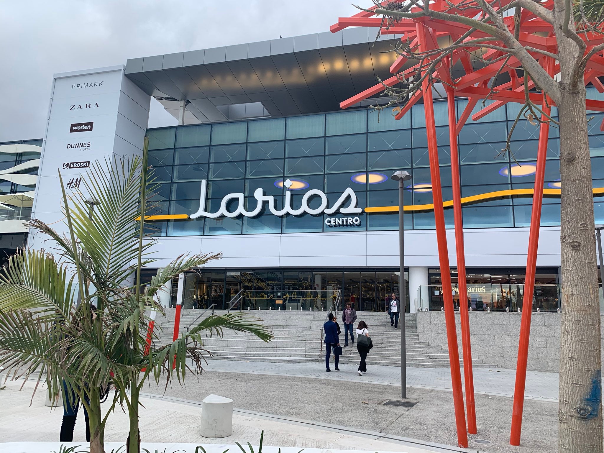 Larios Centro "reabre" sus puertas, con una imagen totalmente renovada Larios Centro "reabre" sus puertas, con una imagen totalmente renovada