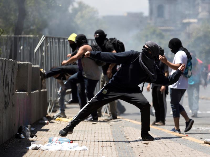 Aumentan a 23 los fallecidos en Chile durante las protestas Aumentan a 23 los fallecidos en Chile durante las protestas