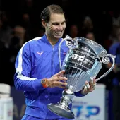 Rafa Nadal recibe el premio de número uno del mundo Rafa Nadal recibe el premio de número uno del mundo