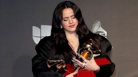 Rosal&iacute;a, con sus tres Latin Grammy
