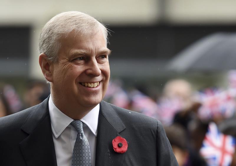 El príncipe Andrés de Inglaterra se retira de sus funciones públicas El príncipe Andrés de Inglaterra se retira de sus funciones públicas