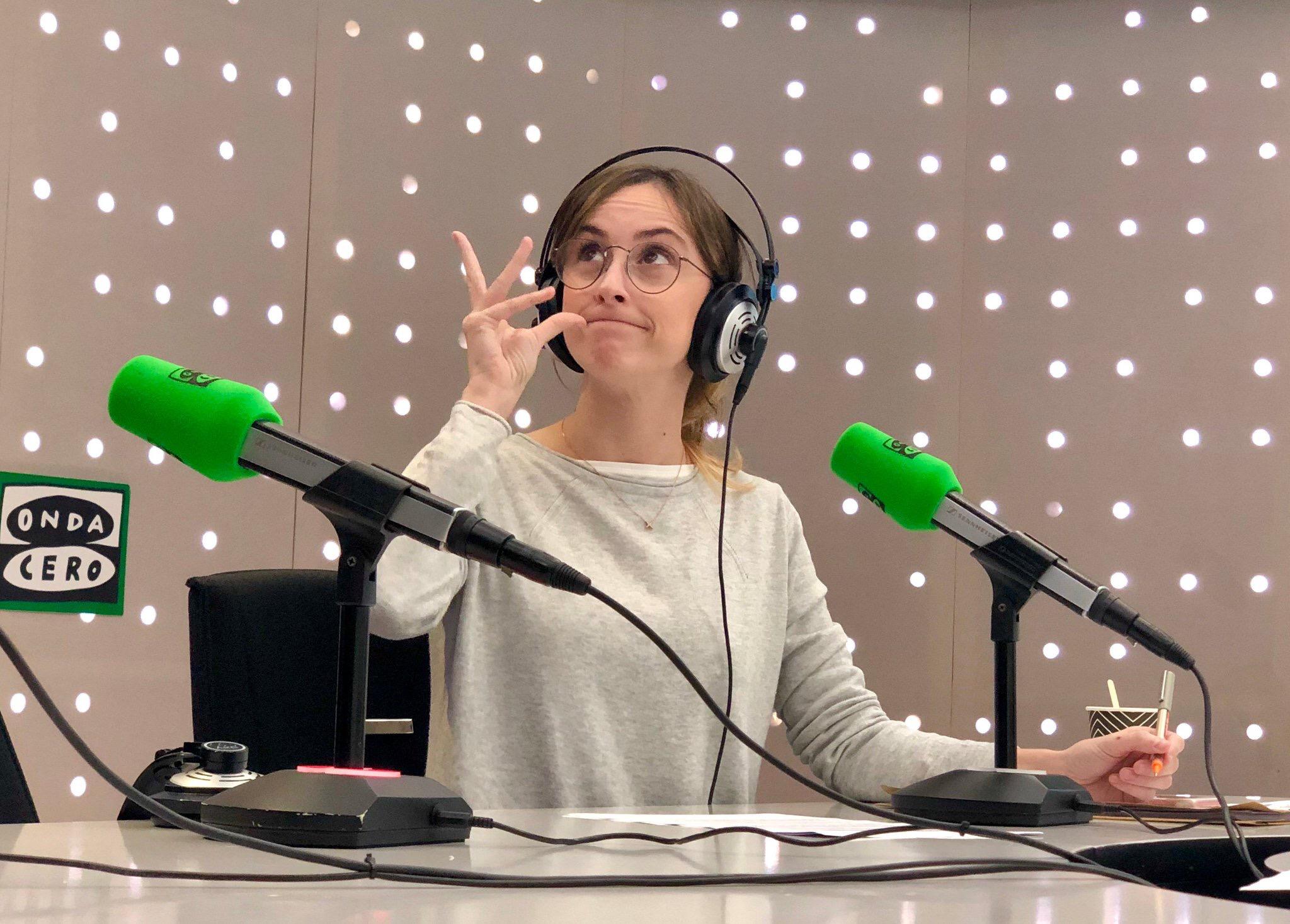 El garabato de Isabel Lobo a Amaya y Estíbaliz: "Se me Uranga el alma al Consorcio ritmo del cha-ca-chá del corazón" El garabato de Isabel Lobo a Amaya y Estíbaliz: "Se me Uranga el alma al Consorcio ritmo del cha-ca-chá del corazón"