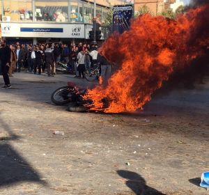Protestas por el precio del combustible en Irán Protestas por el precio del combustible en Irán
