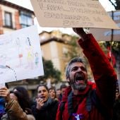 Los trabajadores del Samur Social de Madrid protestan ante la sede del organismo en la capital