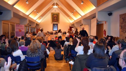 Los alumnos del IES "Maestro Juan de &Aacute;vila" interpretaron "Solo quiero bailar"