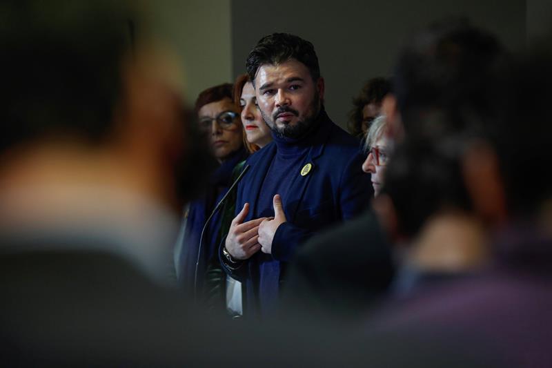 Gabriel Rufián: "A un Sánchez débil y derrotado se le puede sentar en una mesa de diálogo" Gabriel Rufián: "A un Sánchez débil y derrotado se le puede sentar en una mesa de diálogo"