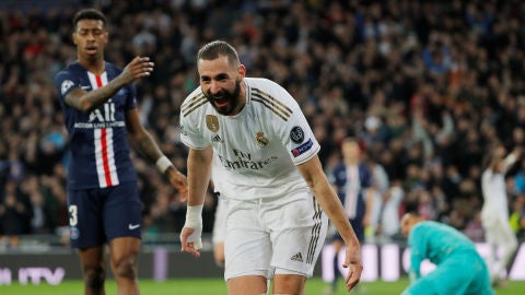 Benzema celebra un gol al PSG