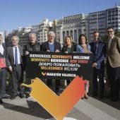 Un cartel dará la bienvenida a los corredores desde el balcón del Ayuntamiento de València.