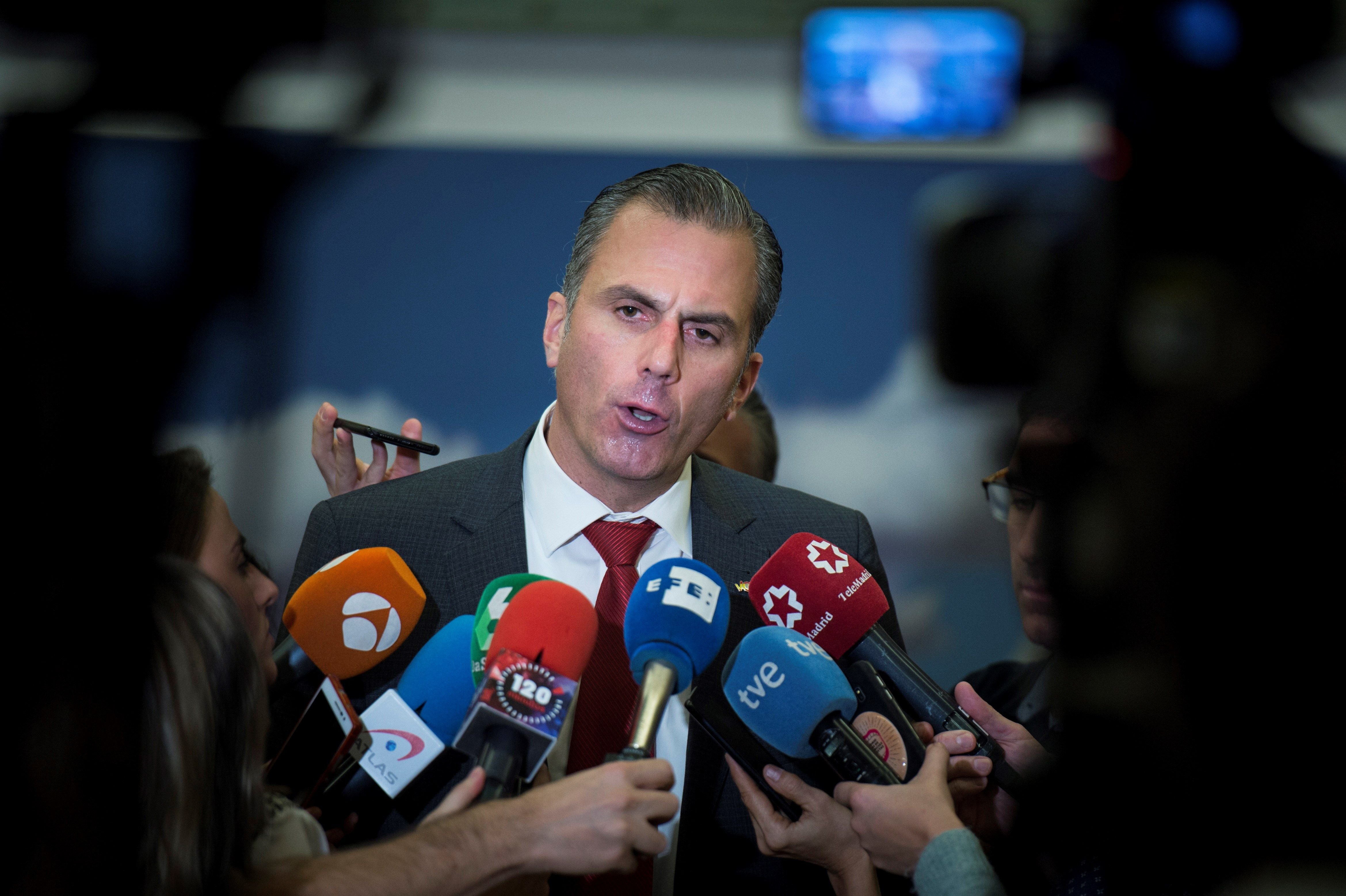 Ortega Smith dice en un mitin en el País Vasco que el euskera actual utiliza palabras inventadas Ortega Smith dice en un mitin en el País Vasco que el euskera actual utiliza palabras inventadas