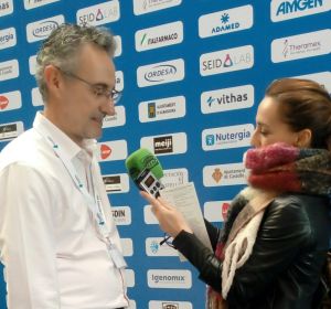 La periodista Alicia LLop entrevista a su organizador La periodista Alicia LLop entrevista a su organizador