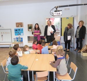 El conseller de Educación y Universidad, Martí March, visita el centro de educación infantil y primaria de Binissalem. El conseller de Educación y Universidad, Martí March, visita el centro de educación infantil y primaria de Binissalem.