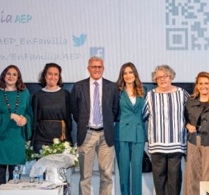 La AEP estrena el documental “Meningitis, cerrando el círculo. Una ‘película’ que merece ser contada” La AEP estrena el documental “Meningitis, cerrando el círculo. Una ‘película’ que merece ser contada”