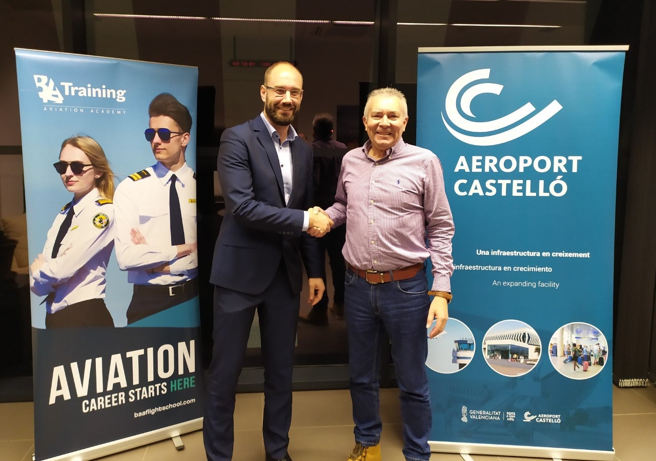 El aeropuerto de Castellón cierra un acuerdo con una escuela de pilotaje lituana para abrir un centro de formación El aeropuerto de Castellón cierra un acuerdo con una escuela de pilotaje lituana para abrir un centro de formación