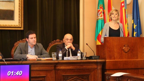 Intervenci&oacute;n de Ver&oacute;nica Ruiz durante el pleno municipal.
