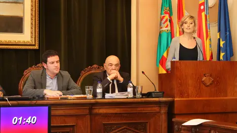 Intervención de Verónica Ruiz durante el pleno municipal. Intervención de Verónica Ruiz durante el pleno municipal.