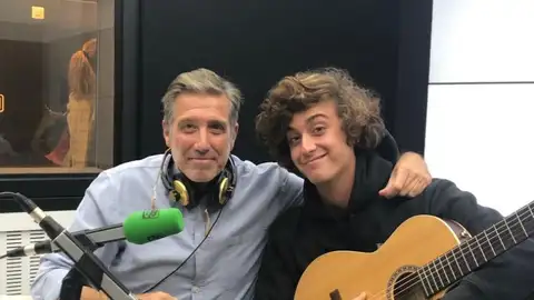 Emilio Aragón y Guitarrica de la Fuente en Julia en la Onda Emilio Aragón y Guitarrica de la Fuente en Julia en la Onda