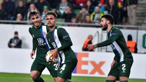 Los jugadores del Espanyol celebran un gol
