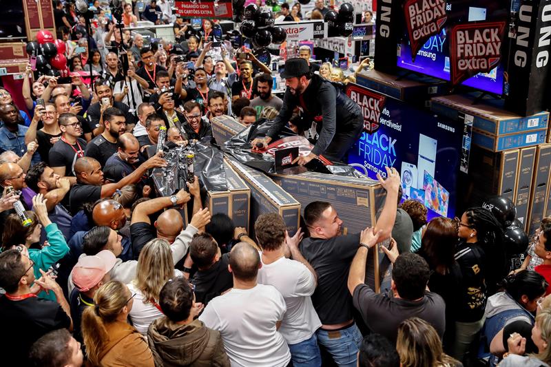 VOTA: ¿Le induce a consumir el 'Black Friday'? VOTA: ¿Le induce a consumir el 'Black Friday'?