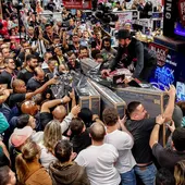 Gente comprando en el 'Black Friday' Gente comprando en el 'Black Friday'