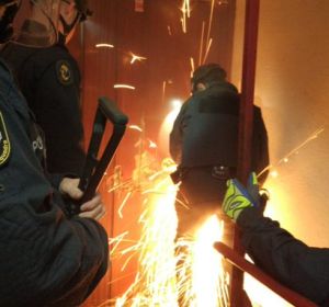 Gran redada contra el tráfico de armas, drogas y blanqueo en Badalona Gran redada contra el tráfico de armas, drogas y blanqueo en Badalona