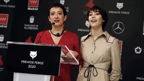 María Guerra, presidenta de AICE, y la actriz Greta Fernández, leen las nominaciones de los Premios Feroz 2020 'Dolor y gloria', de Pedro Almodóvar, lidera las candidaturas con 10 nominaciones